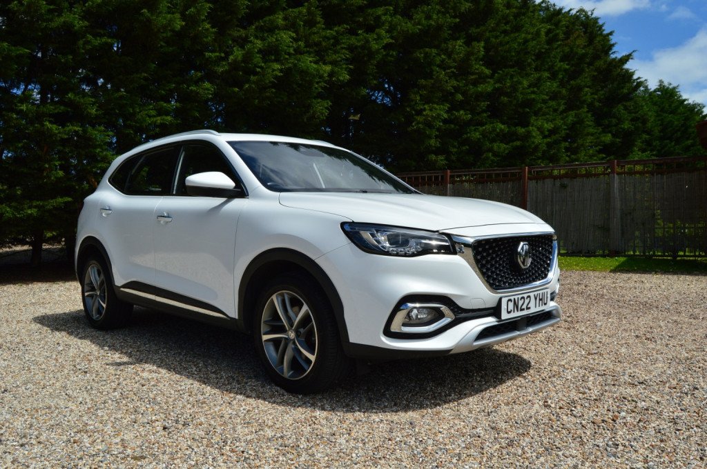 2022 MG HS