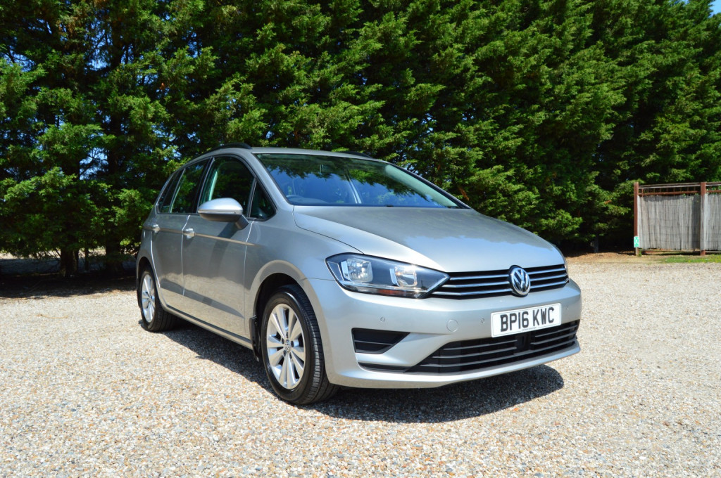 2016 Volkswagen GOLF SV